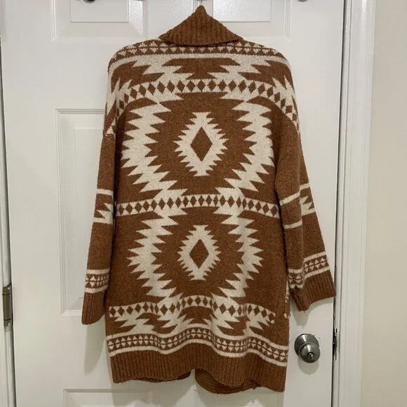Tahari Aztec Print‎ Open Front Cardigan Sweater Womens XS Boho Oversized - Picture 7 of 9